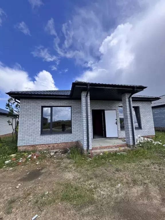 Дом в Саратовская область, пос. Рейник, Лазурный мкр 402 (105 м) - Фото 1
