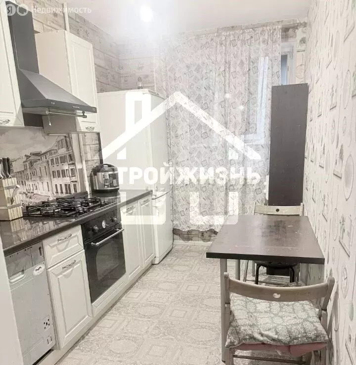 3-комнатная квартира: Екатеринбург, улица Амундсена, 61 (64.2 м) - Фото 2