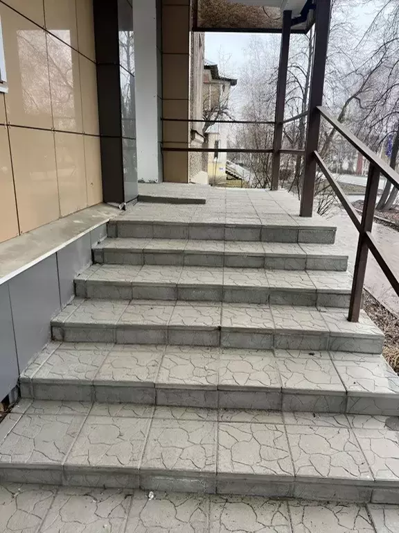 Помещение свободного назначения в Свердловская область, Ревда ул. ... - Фото 1