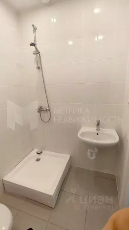 Студия Тюменская область, Тюмень ул. Юрия Рогачева, 11к2 (22.7 м) - Фото 1