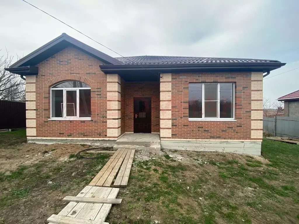 Дом в Ростовская область, Новочеркасск ул. Ромашковая, 58 (100 м) - Фото 1