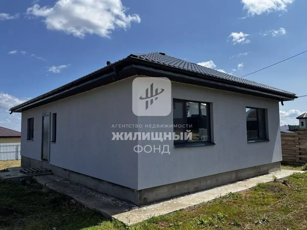 Дом в Саратовская область, с. Усть-Курдюм ул. Мусы Джалиля (100 м) - Фото 2