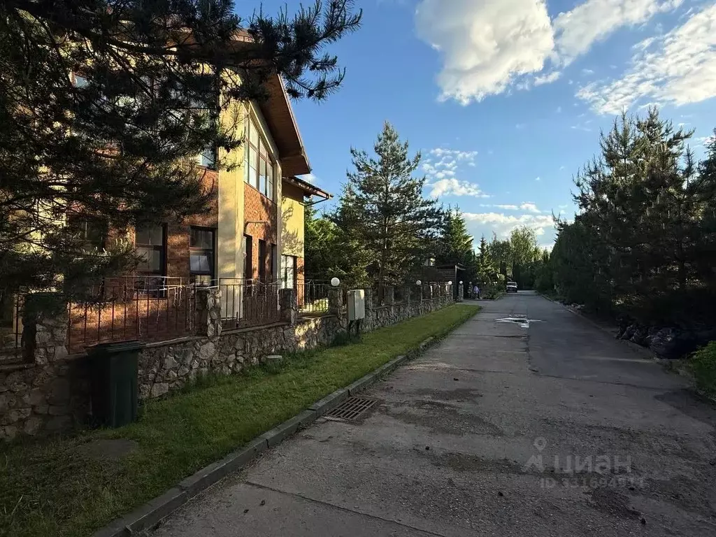 Таунхаус в Московская область, Одинцовский городской округ, д. Малые ... - Фото 1