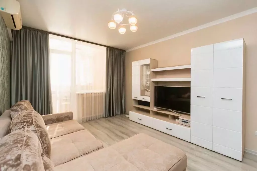 1-к кв. Оренбургская область, Оренбург Салмышская ул., 74 (46.8 м) - Фото 1