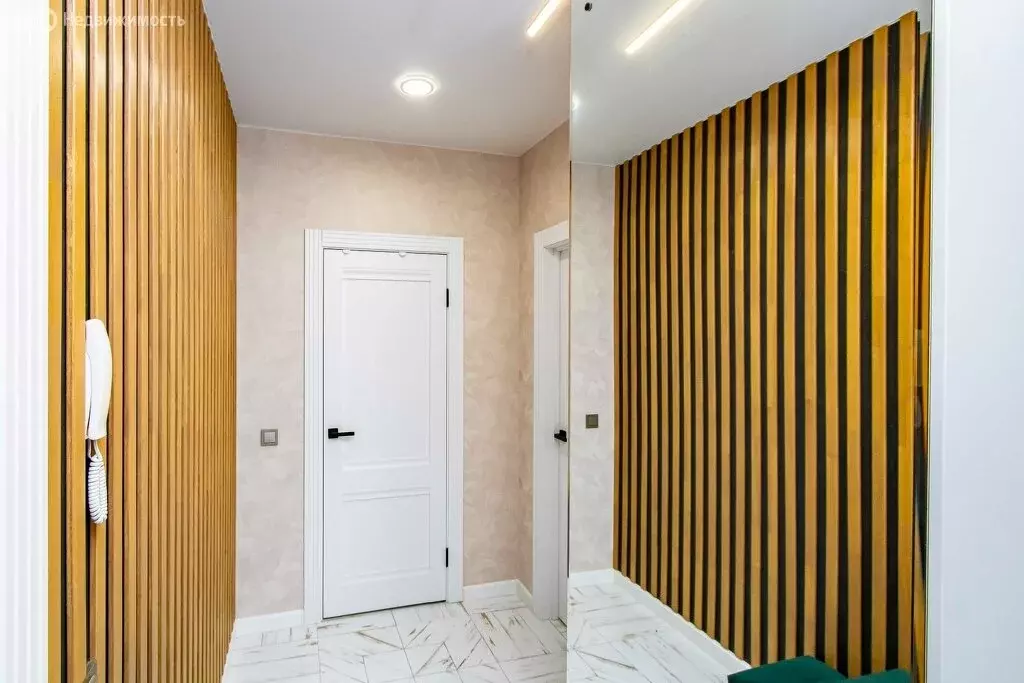 1-комнатная квартира: Тюмень, улица Мельникайте, 32 (48 м) - Фото 1