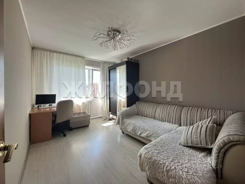 3-к кв. Новосибирская область, Новосибирск ул. Крылова, 45 (59.7 м) - Фото 0
