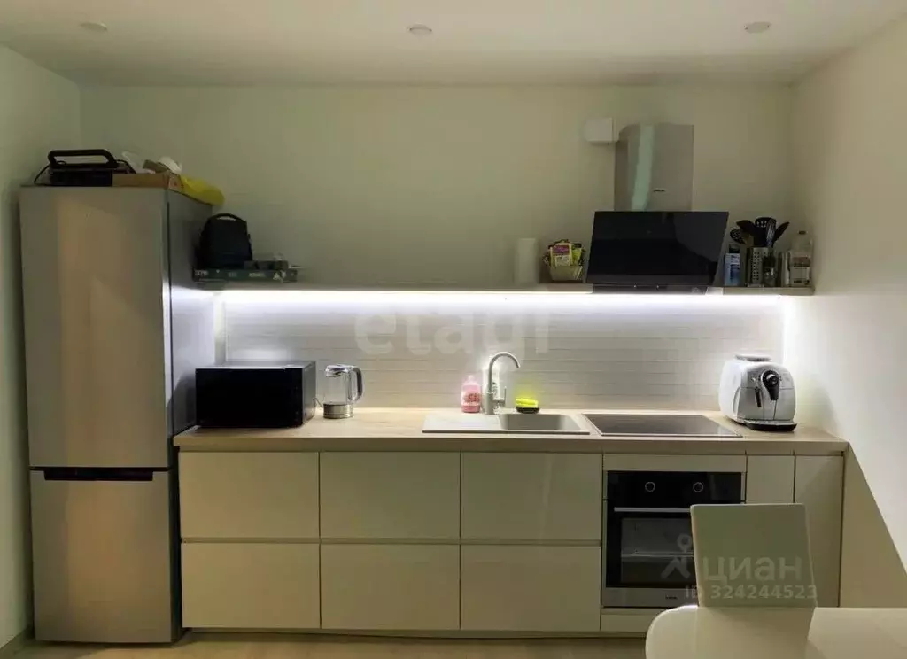 Студия Тюменская область, Тюмень ул. Ю.-Р.Г. Эрвье, 32к1 (30.6 м) - Фото 1