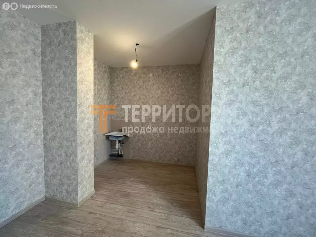 3-комнатная квартира: Пермь, улица Карпинского, 112А (64.1 м) - Фото 1