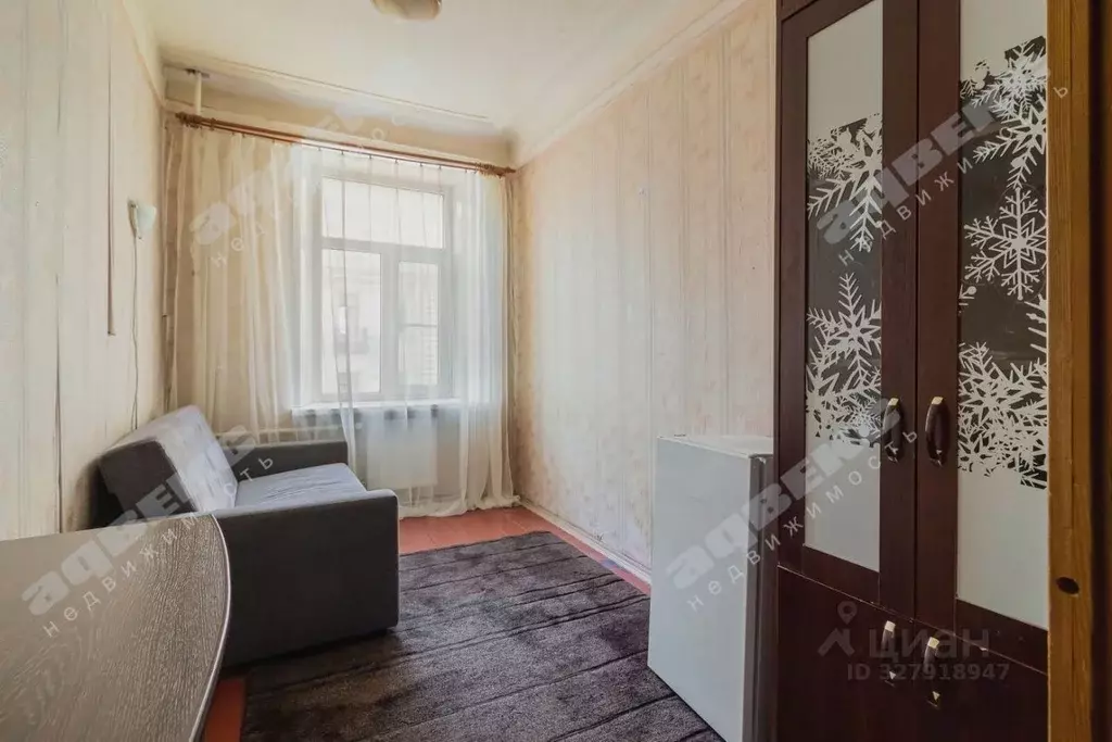 Комната Санкт-Петербург 8-я Васильевского острова линия, 49 (9.0 м) - Фото 1