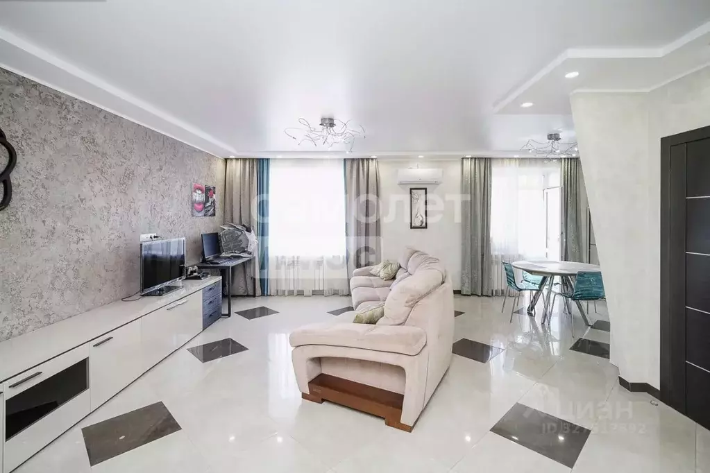 2-к кв. Омская область, Омск ул. Красный Путь, 143к3 (73.8 м) - Фото 2