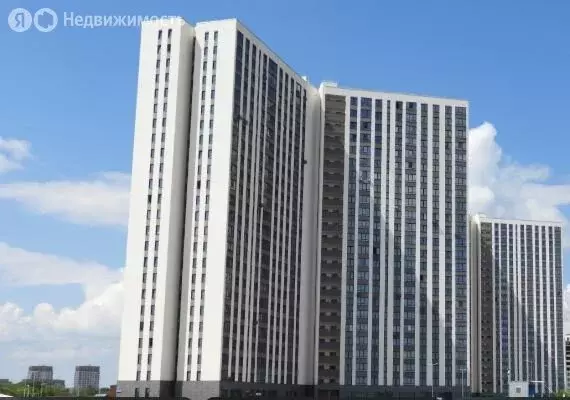 3-комнатная квартира: Тюмень, Краснооктябрьская улица, 8 (82.4 м) - Фото 1