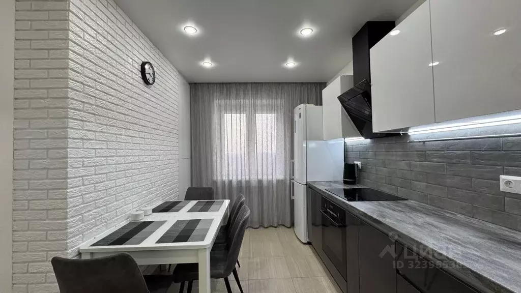 1-к кв. Омская область, Омск бул. Архитекторов, 17 (36.0 м) - Фото 2