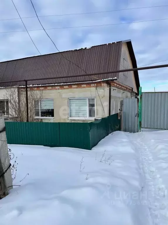Дом в Челябинская область, пос. Увельский ул. Октябрьская, 58кв1 (70 ... - Фото 0