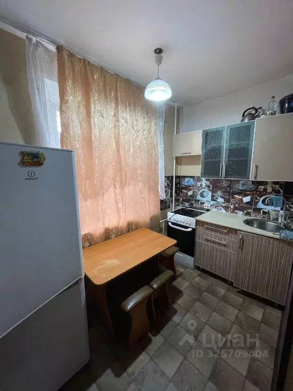 1-к кв. Хакасия, Абакан Торговая ул., 10 (30.0 м) - Фото 1