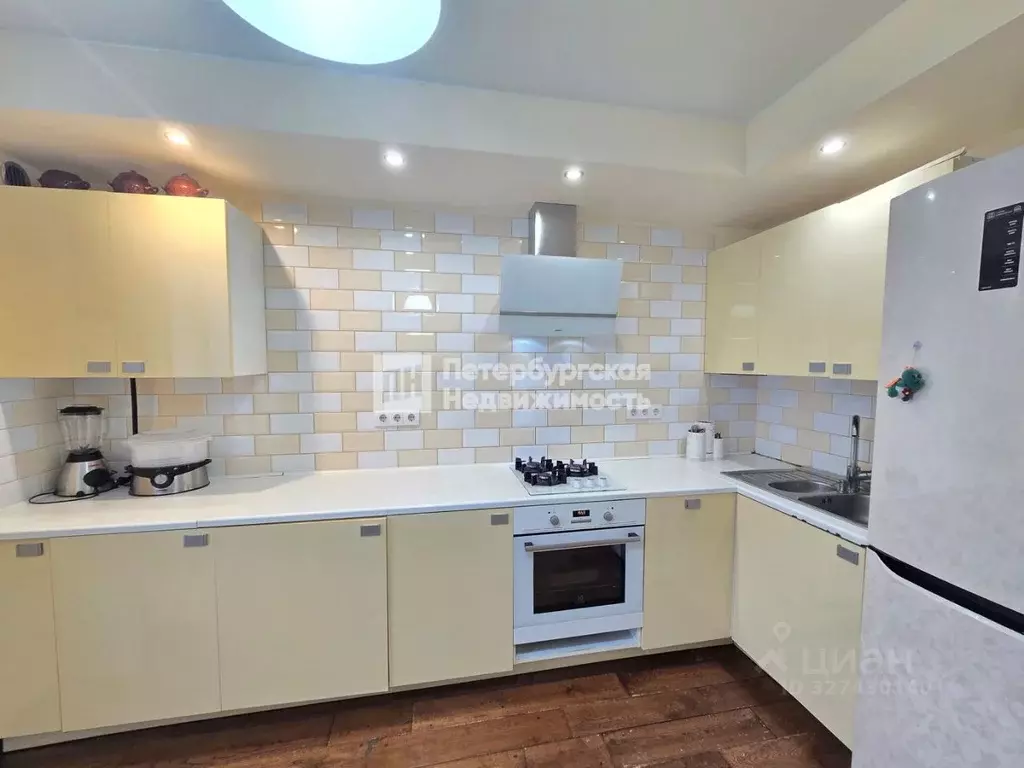 3-к кв. Санкт-Петербург пос. Шушары, Ленсоветовский тер., 25 (68.0 м) - Фото 1