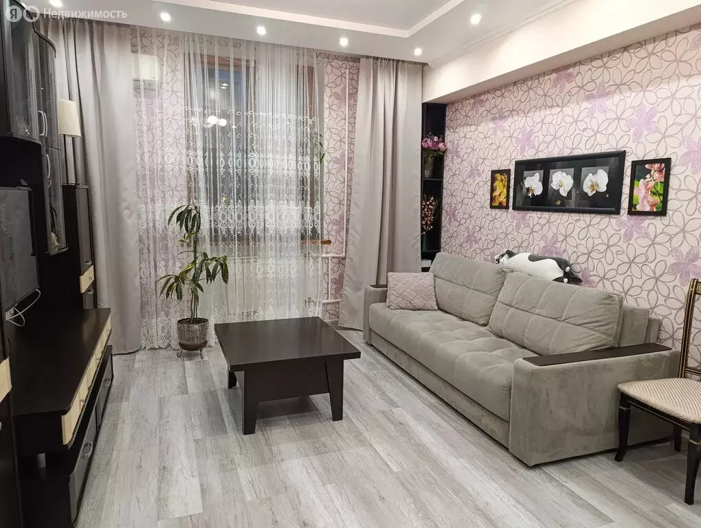 2-комнатная квартира: Волгоград, улица Ломакина, 26 (63 м) - Фото 1