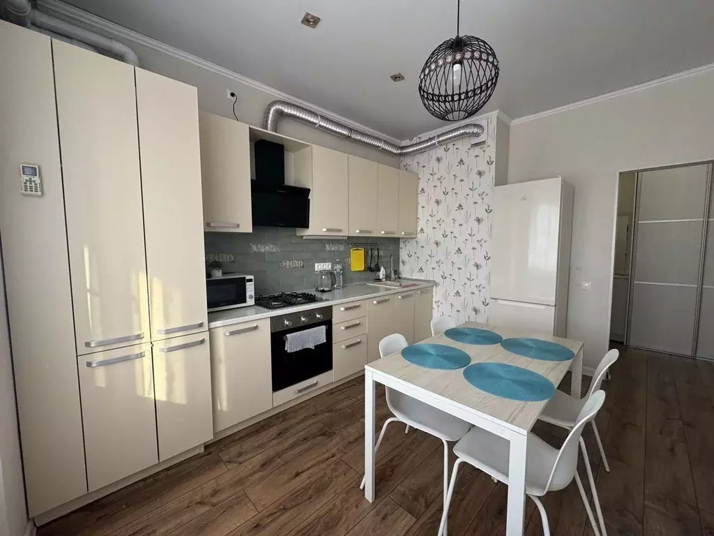 2-к кв. Краснодарский край, Новороссийск ул. Серова, 17 (68.0 м) - Фото 1