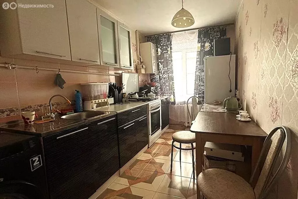 3-комнатная квартира: Советский, посёлок городского типа Советский, ... - Фото 2