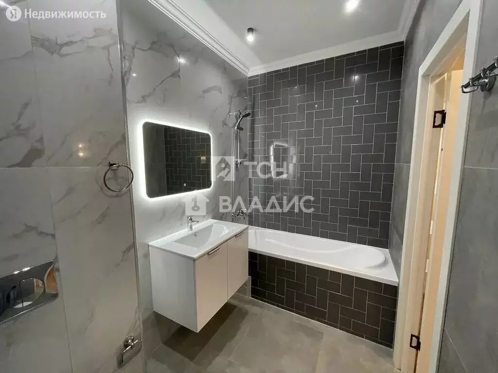 3-комнатная квартира: Мытищи, улица Красная Слобода, 9 (56 м) - Фото 0