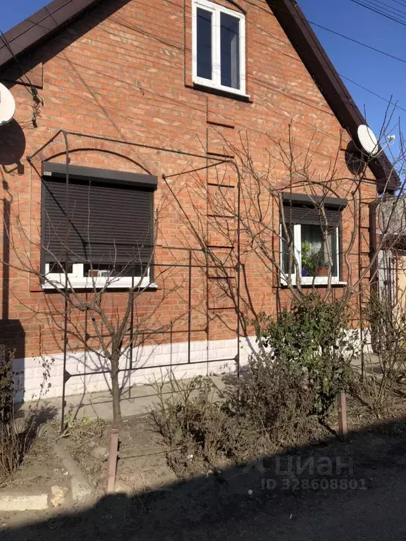 Дом в Ростовская область, Таганрог Акушерская ул., 72 (100 м) - Фото 1