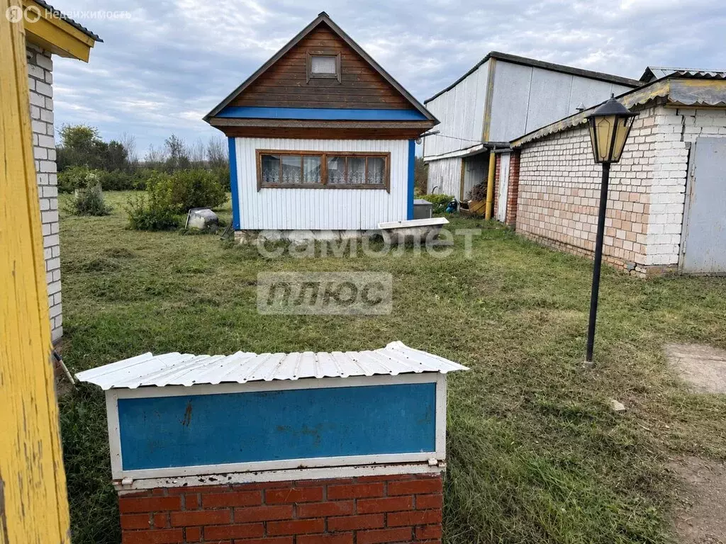 Дом в Чишминский район, Алкинский сельсовет, село Салихово, улица ... - Фото 1