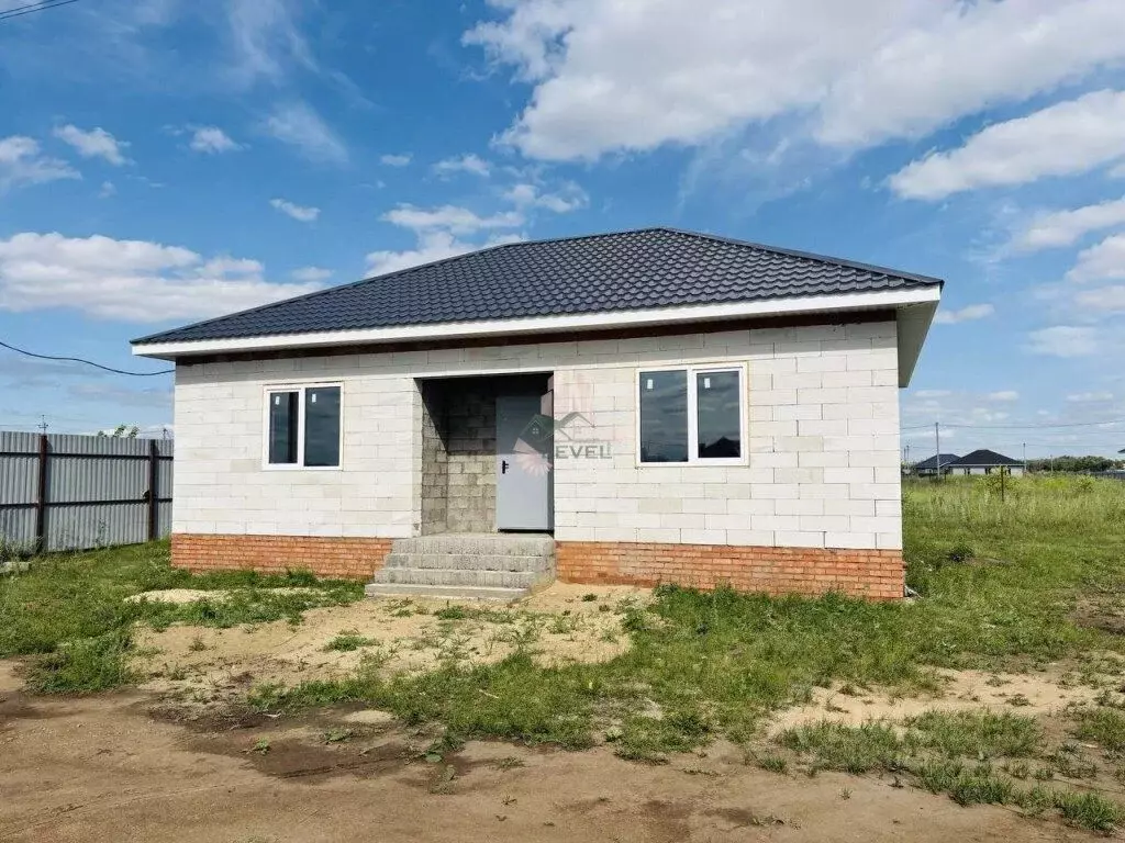 Дом в Саратовская область, Энгельсский район, Новопушкинское ... - Фото 1