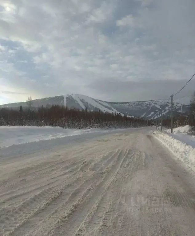 Участок в Кемеровская область, Таштагольский район, Шерегешское ... - Фото 0