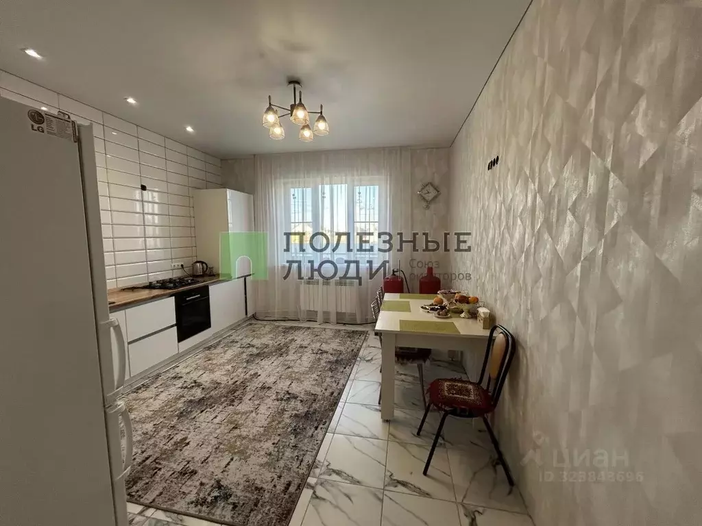 Дом в Астраханская область, Приволжский район, пос. Новоначаловский  ... - Фото 1