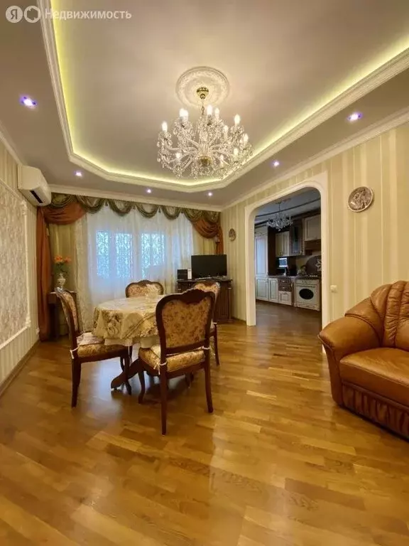 4-комнатная квартира: Нижний Новгород, улица Дунаева, 8 (170 м) - Фото 0