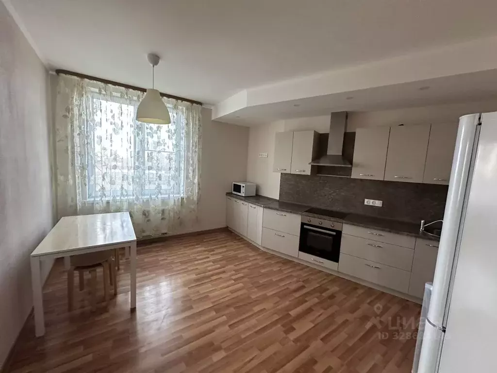 2-к кв. Свердловская область, Екатеринбург ул. Буторина, 1 (57.0 м) - Фото 2