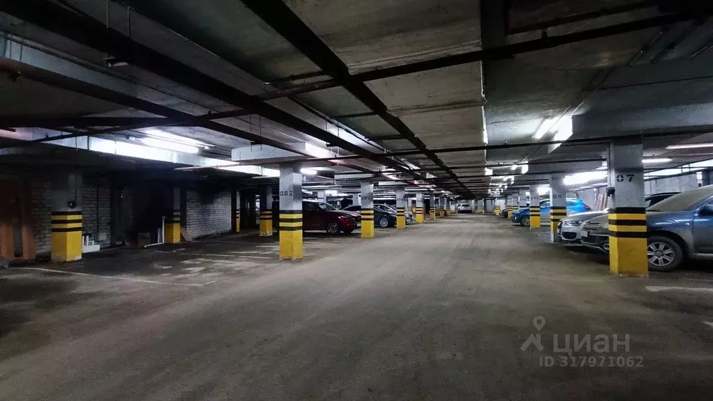 Гараж в Свердловская область, Екатеринбург ул. Пехотинцев, 4к1 (18 м) - Фото 1