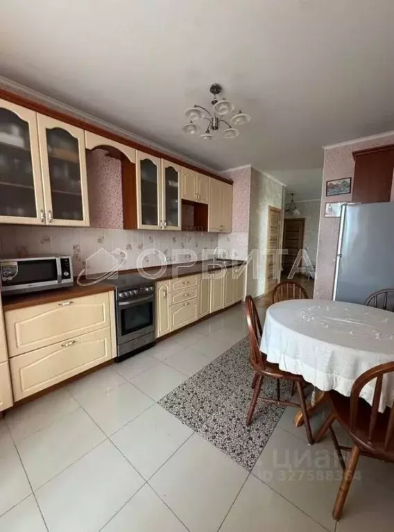 3-к кв. Тюменская область, Тюмень ул. Газовиков, 41 (88.0 м) - Фото 1