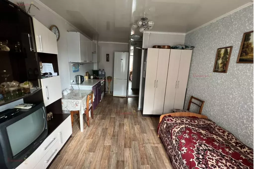 Комната Свердловская область, Екатеринбург ул. Умельцев, 11 (16.8 м) - Фото 2