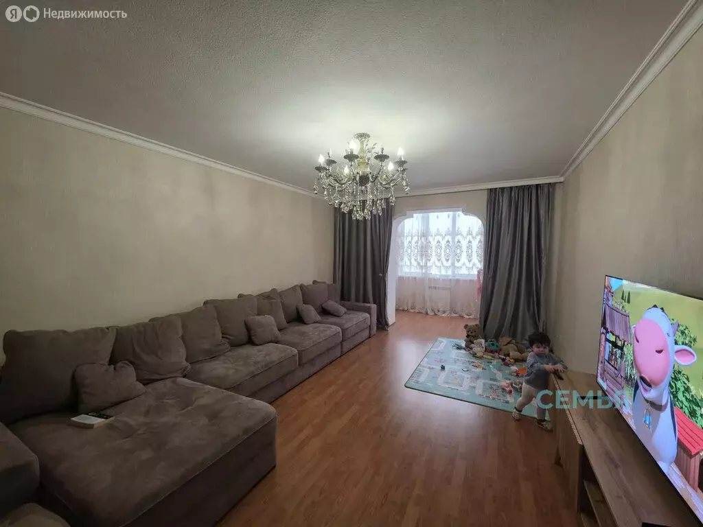 3-комнатная квартира: Владикавказ, улица Братьев Темировых, 68/1 (74 ... - Фото 1