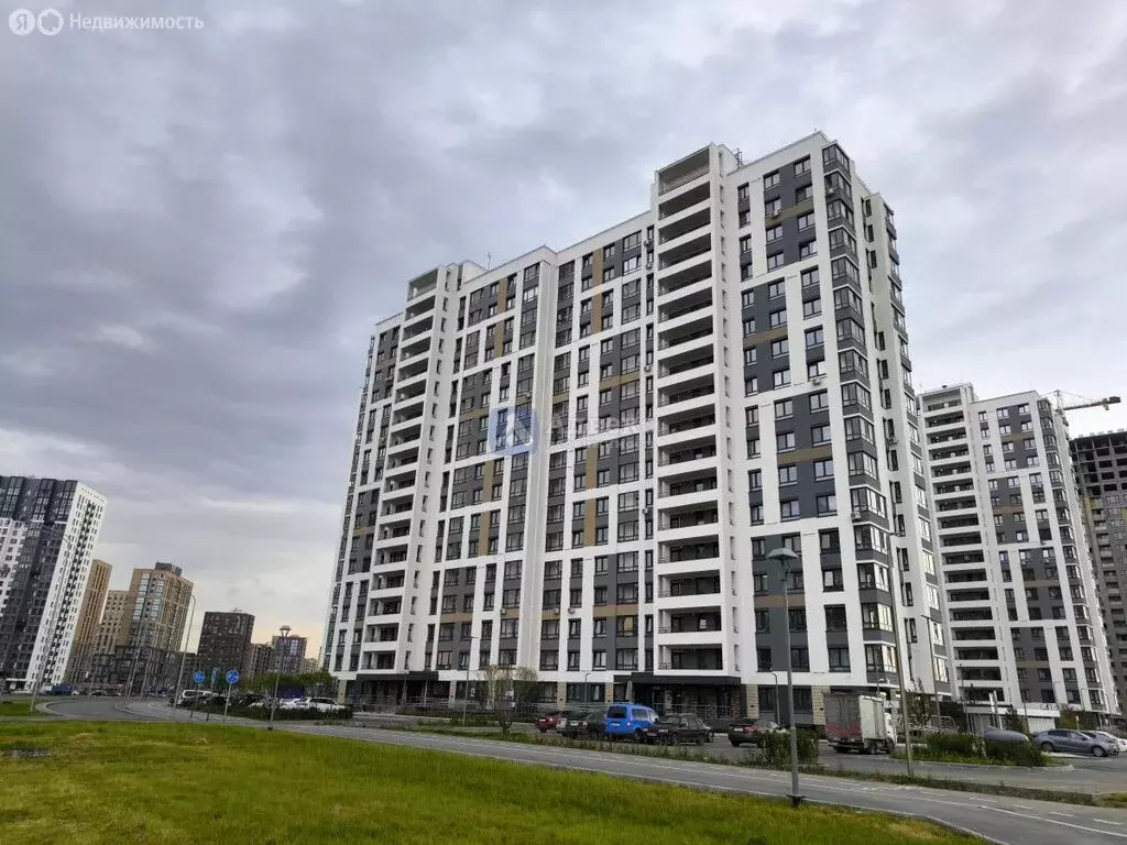 Квартира-студия: Тюмень, улица Фармана Салманова, 17 (25.6 м) - Фото 1