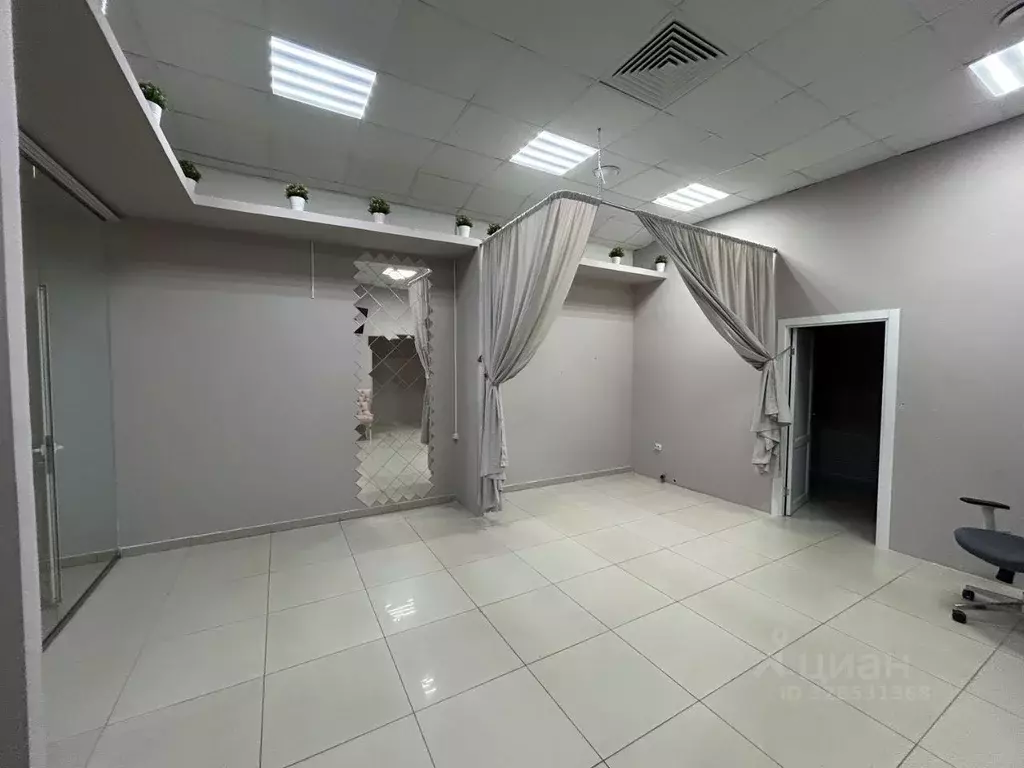 Помещение свободного назначения в Московская область, Клин ул. Карла ... - Фото 1