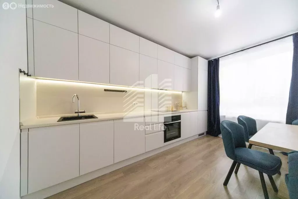 3-комнатная квартира: село Ям, улица Мезенцева, 16 (76.4 м) - Фото 1