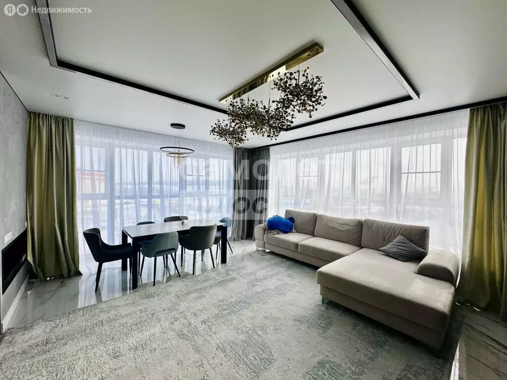 3-комнатная квартира: Волгоград, улица Расула Гамзатова, 7 (100.61 м) - Фото 1