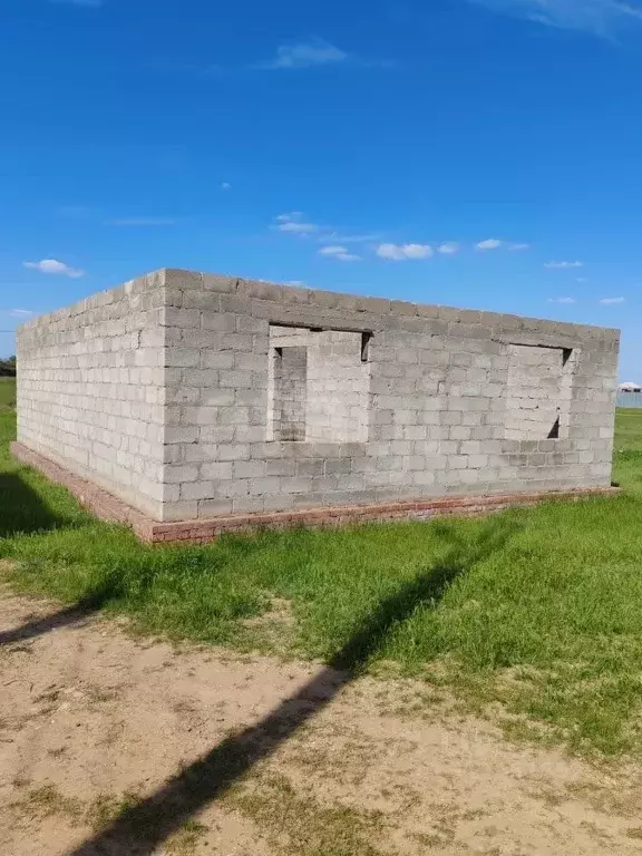 Участок в Калмыкия, Целинный район, с. Троицкое ул. Лермонтова (6.0 ... - Фото 0