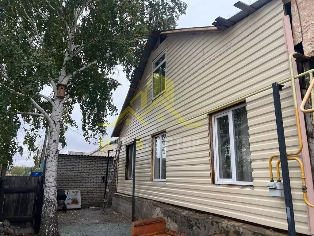 Дом в Оренбургская область, Орск пос. Железнодорожный, ул. ... - Фото 1