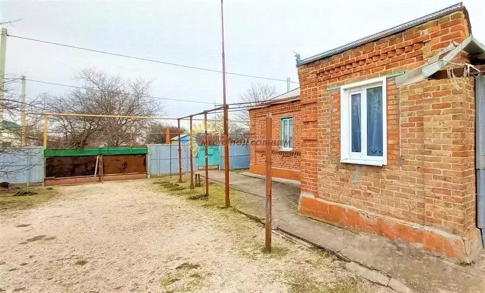 Дом в Краснодарский край, Щербиновский район, с. Глафировка ... - Фото 0