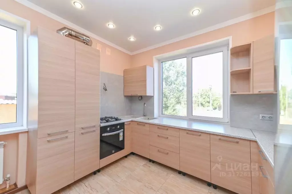 Дом в Ростовская область, Мясниковский район, с. Большие Салы ... - Фото 0