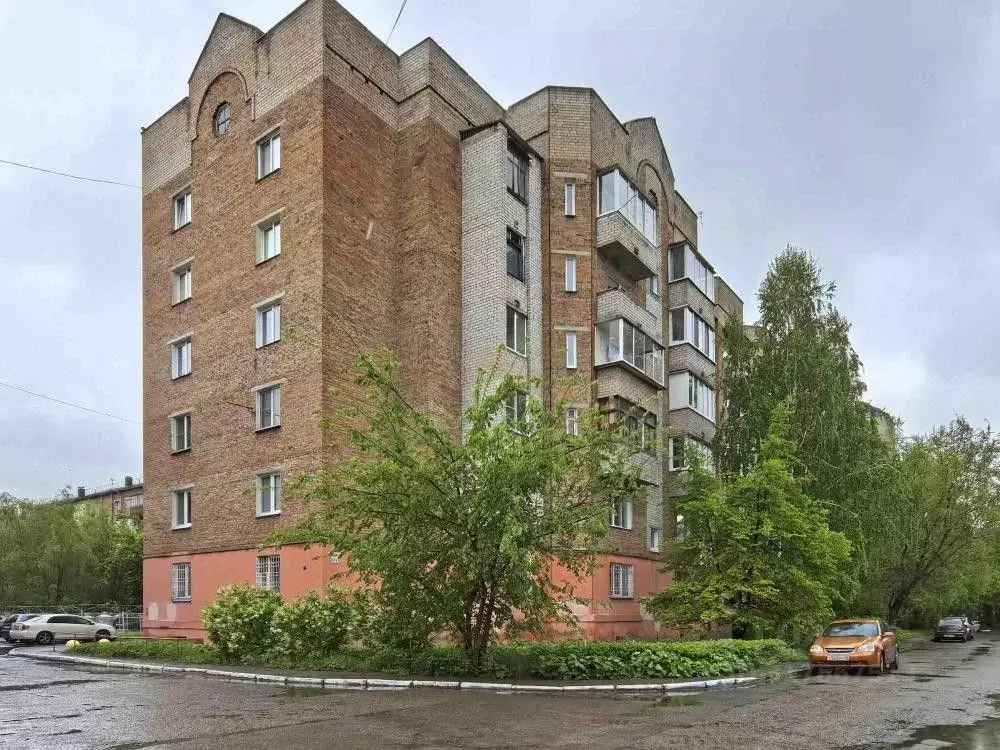 2-к кв. Омская область, Омск Хлебная ул., 17А (70.3 м) - Фото 0