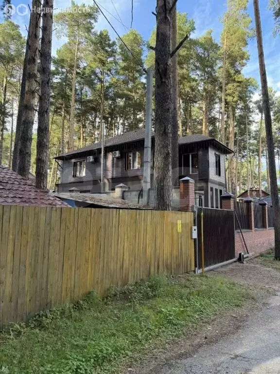 Дом в село Тимирязевское, Кооперативная улица (349 м) - Фото 1
