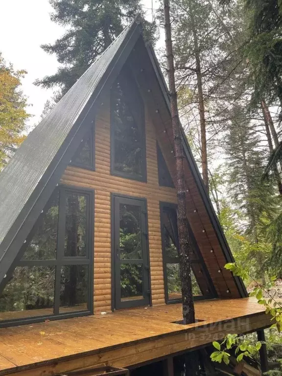Дом в Карачаево-Черкесия, Зеленчукский район, с. Архыз ул. Ленина, 8/4 ... - Фото 1
