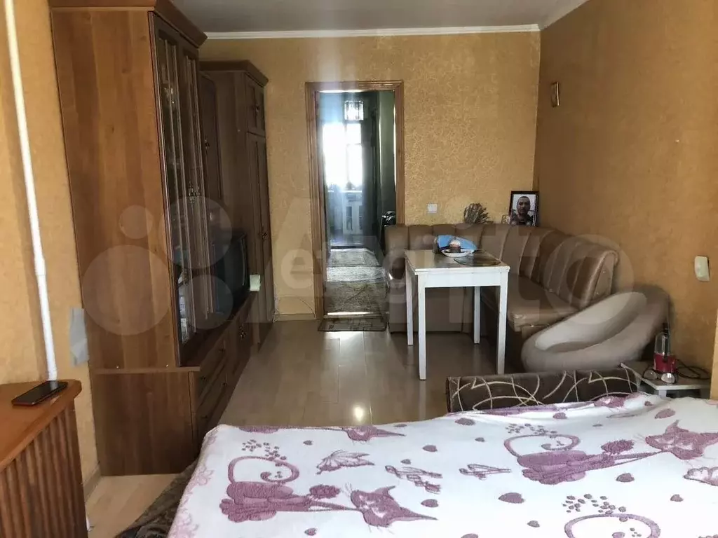 Комната 42,8 м в 3-к., 1/5 эт. - Фото 0
