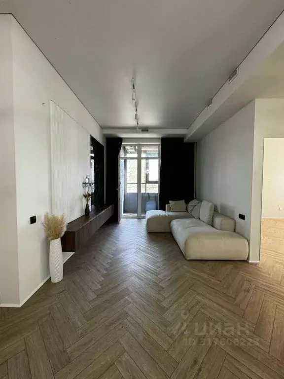 3-к кв. Свердловская область, Екатеринбург ул. Тверитина, 46 (87.0 м) - Фото 0