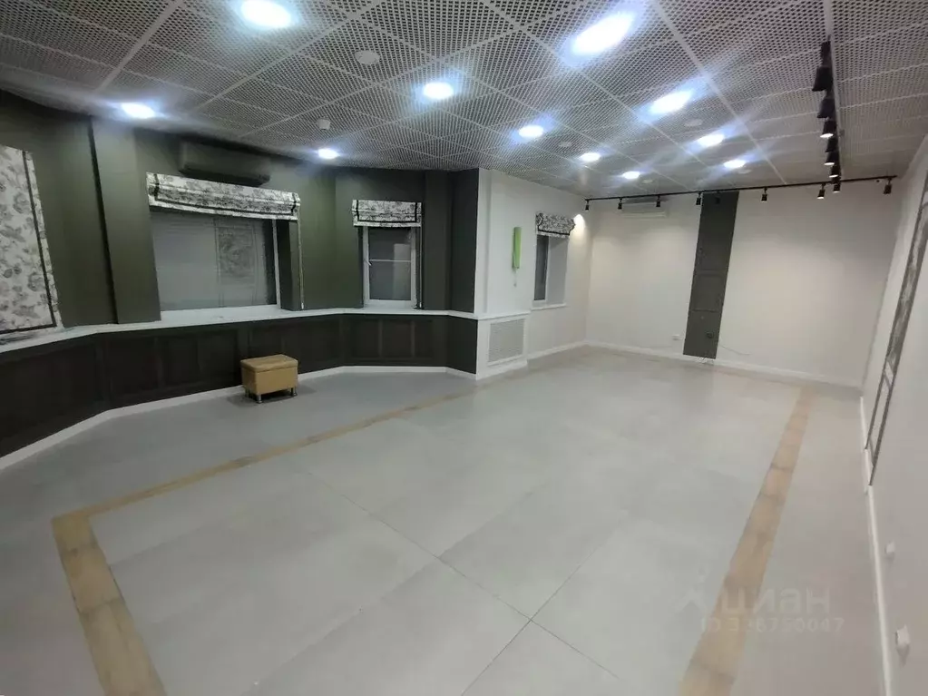 Помещение свободного назначения в Астраханская область, Астрахань ул. ... - Фото 1