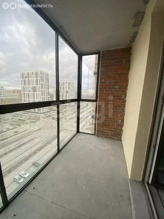 2-комнатная квартира: Тюмень, улица Фармана Салманова, 16 (61.9 м) - Фото 2