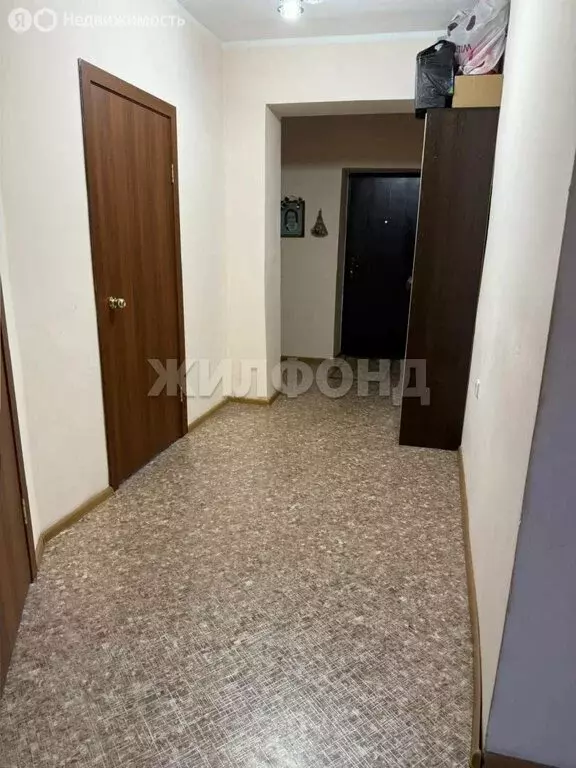 3-комнатная квартира: Кызыл, микрорайон Спутник, Убсу-Нурская улица, ... - Фото 1